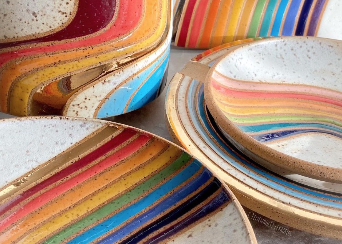rainbow,céramiques,poterie,christine tenenholtz,assiettes,mugs,pots de fleurs,arizona,usa,rainbow,arc-en-ciel